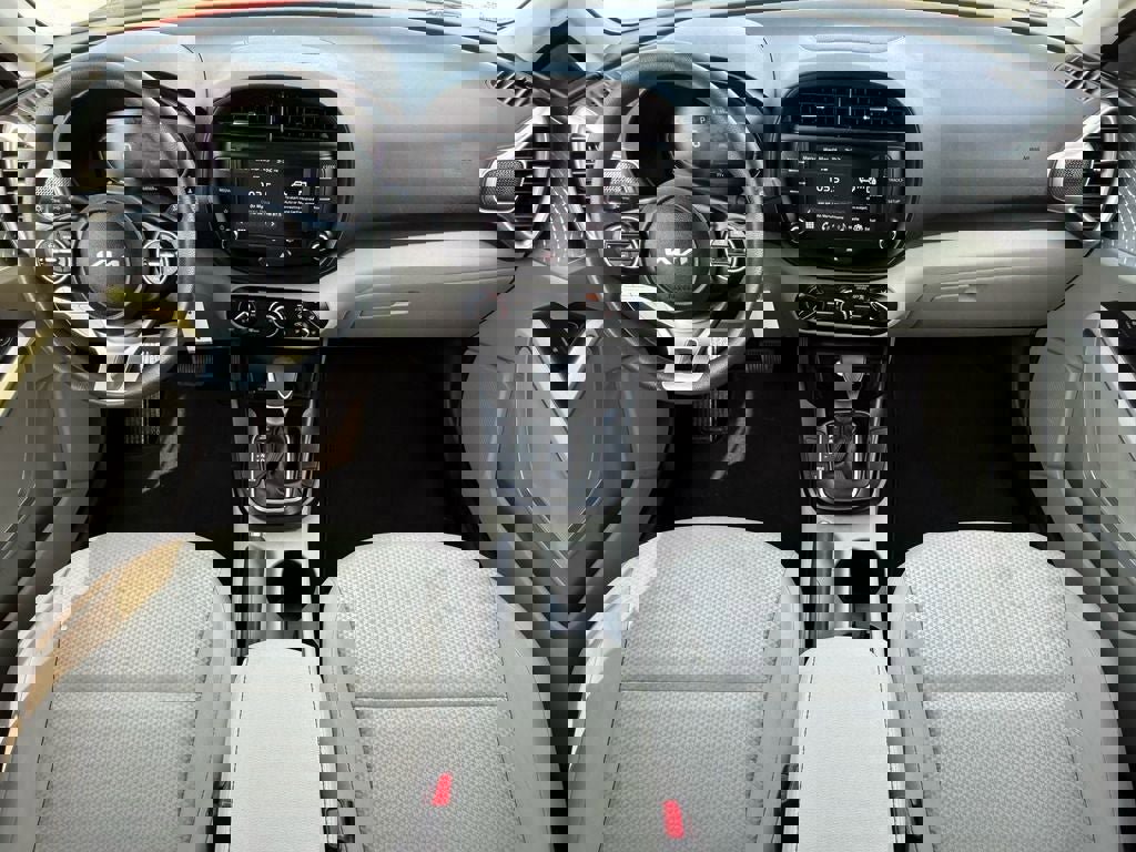 Used 2023 Kia Soul LX w/ LX Technology Package image 15