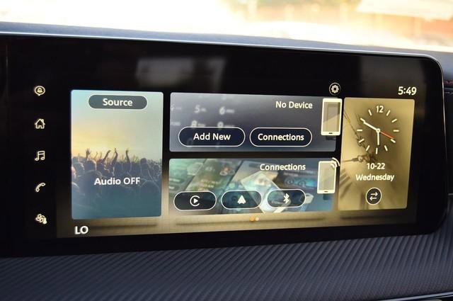 New 2025 Nissan Kicks SR image 16