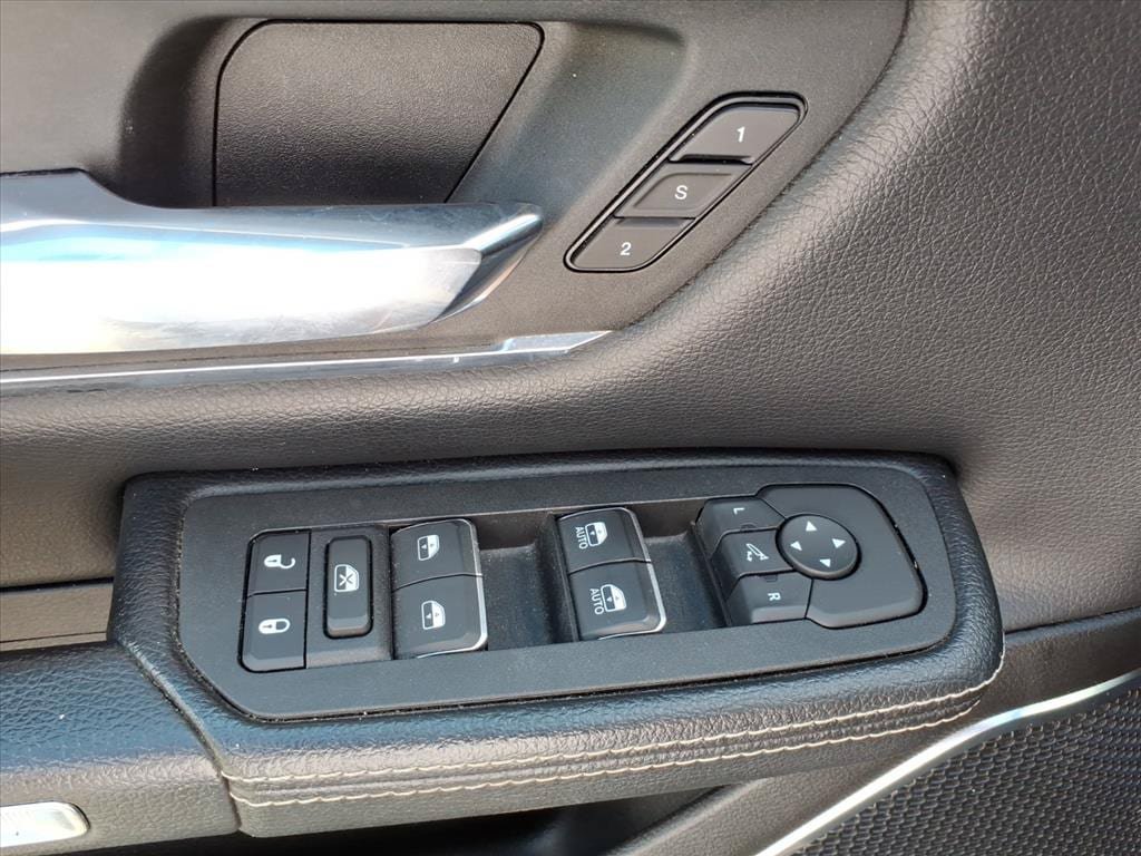 Used 2025 RAM 1500 Laramie AWD/4WD image 26
