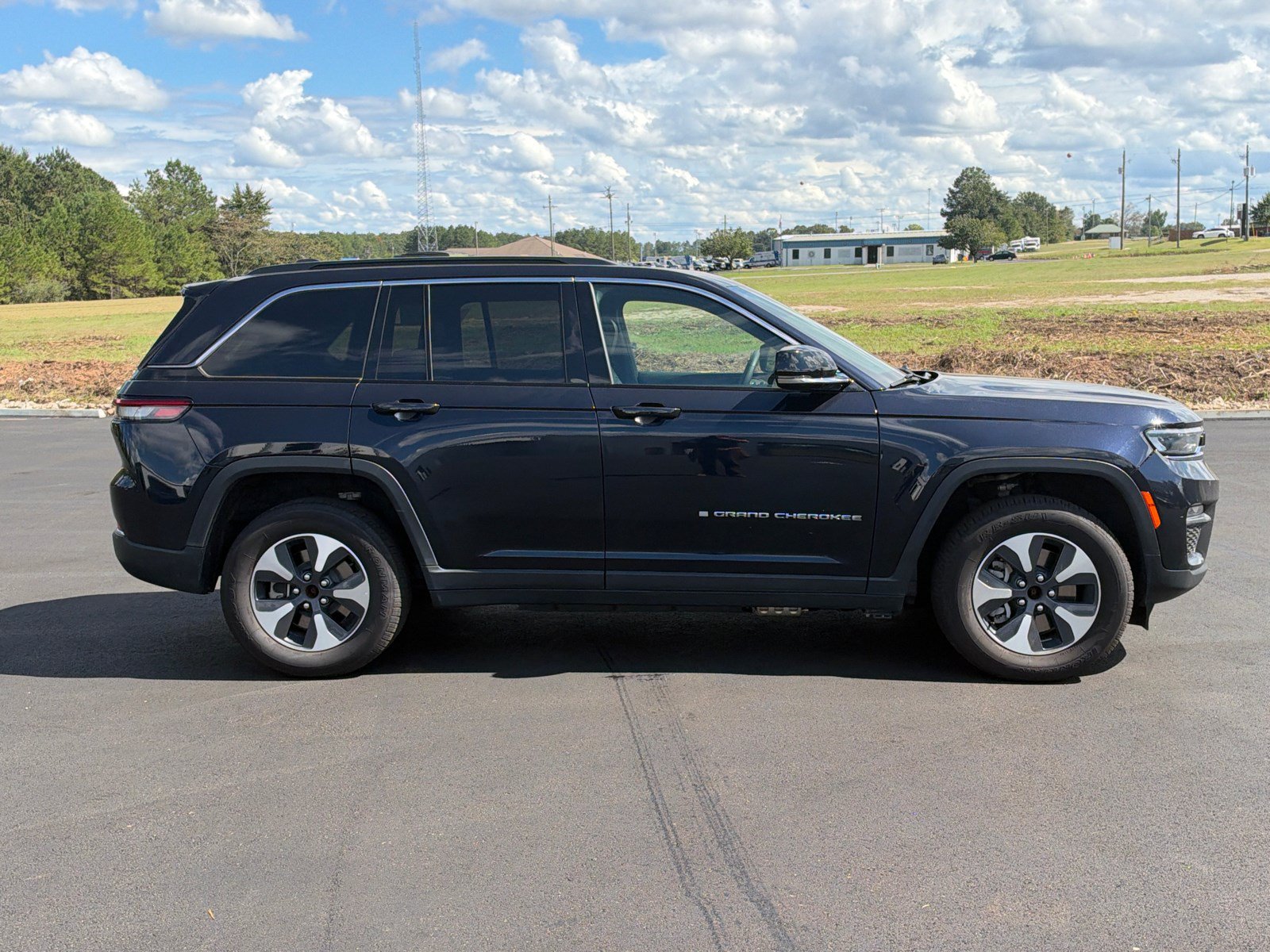 Used 2024 Jeep Grand Cherokee Limited 4xe AWD/4WD image 4