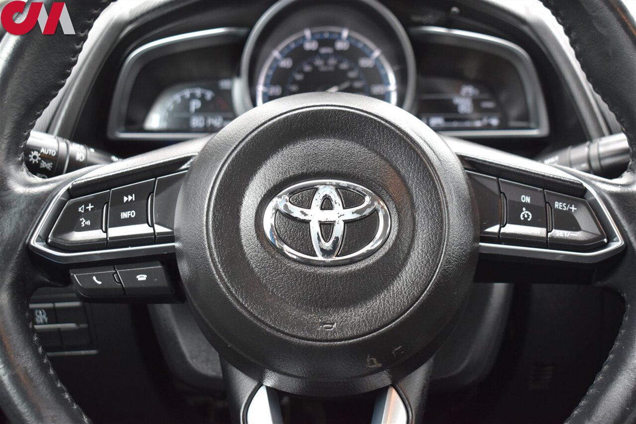 Used 2019 Toyota Yaris XLE FWD image 15