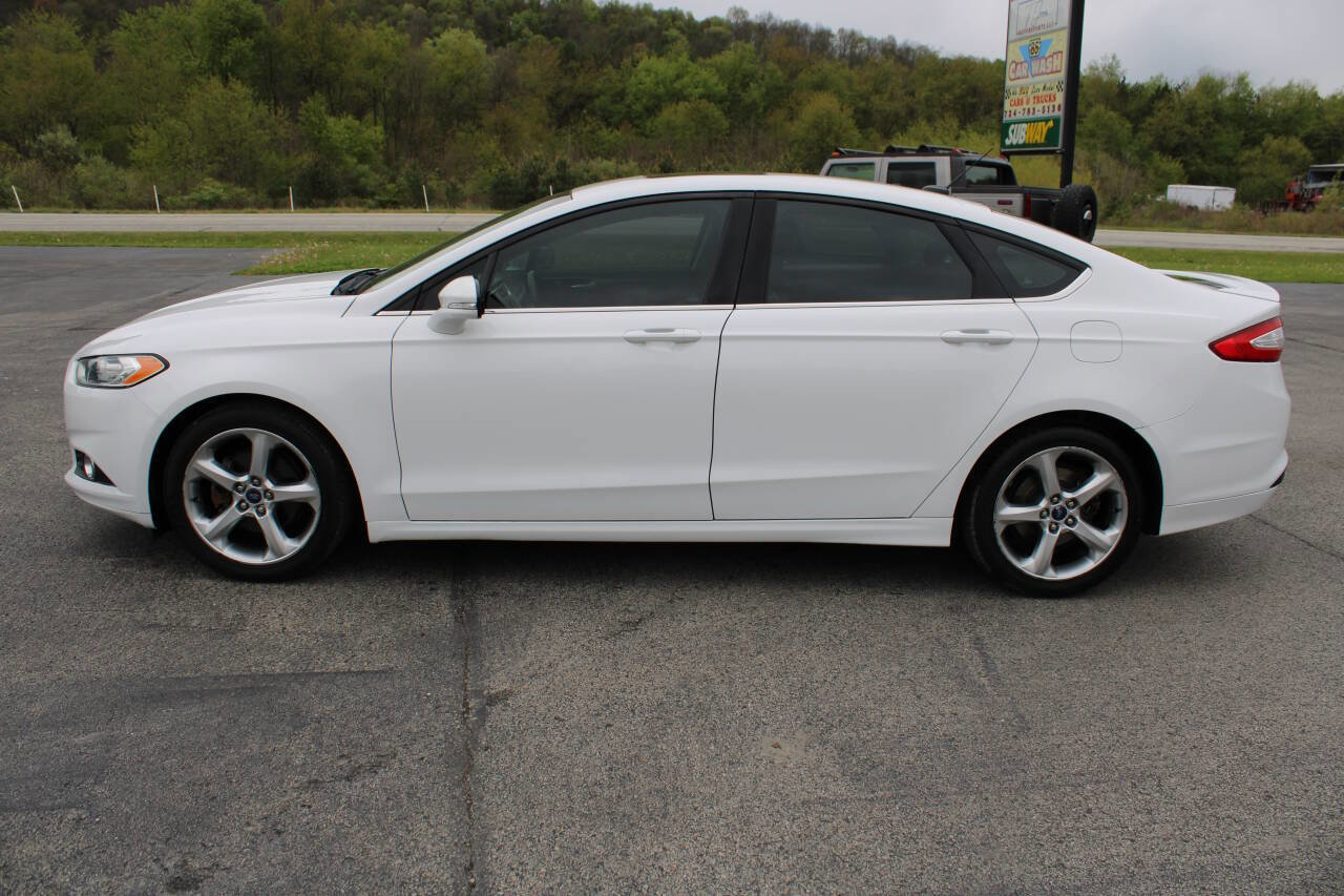 Used 2015 Ford Fusion SE w/ Equipment Group 201A FWD image 2