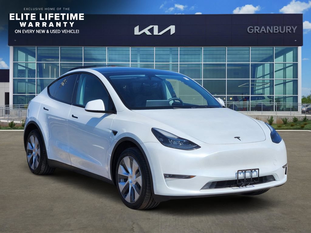 Used 2024 Tesla Model Y Long Range AWD/4WD image 3