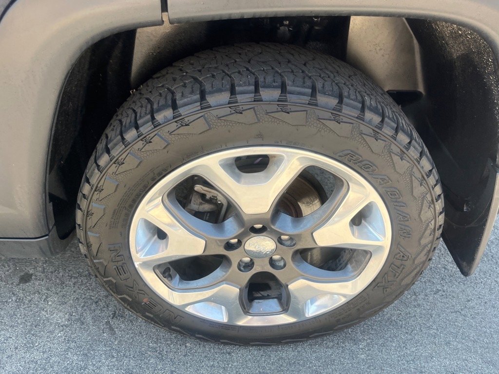 Used 2019 Jeep Compass Limited image 10