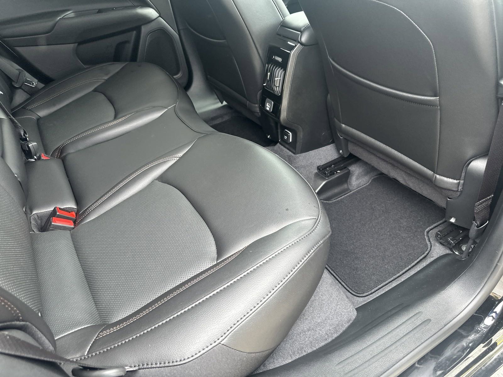 Used 2023 Jeep Compass Limited image 24