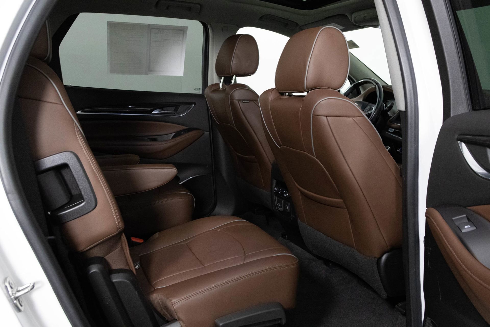 Used 2020 Buick Enclave Avenir w/ Avenir Technology Package image 38