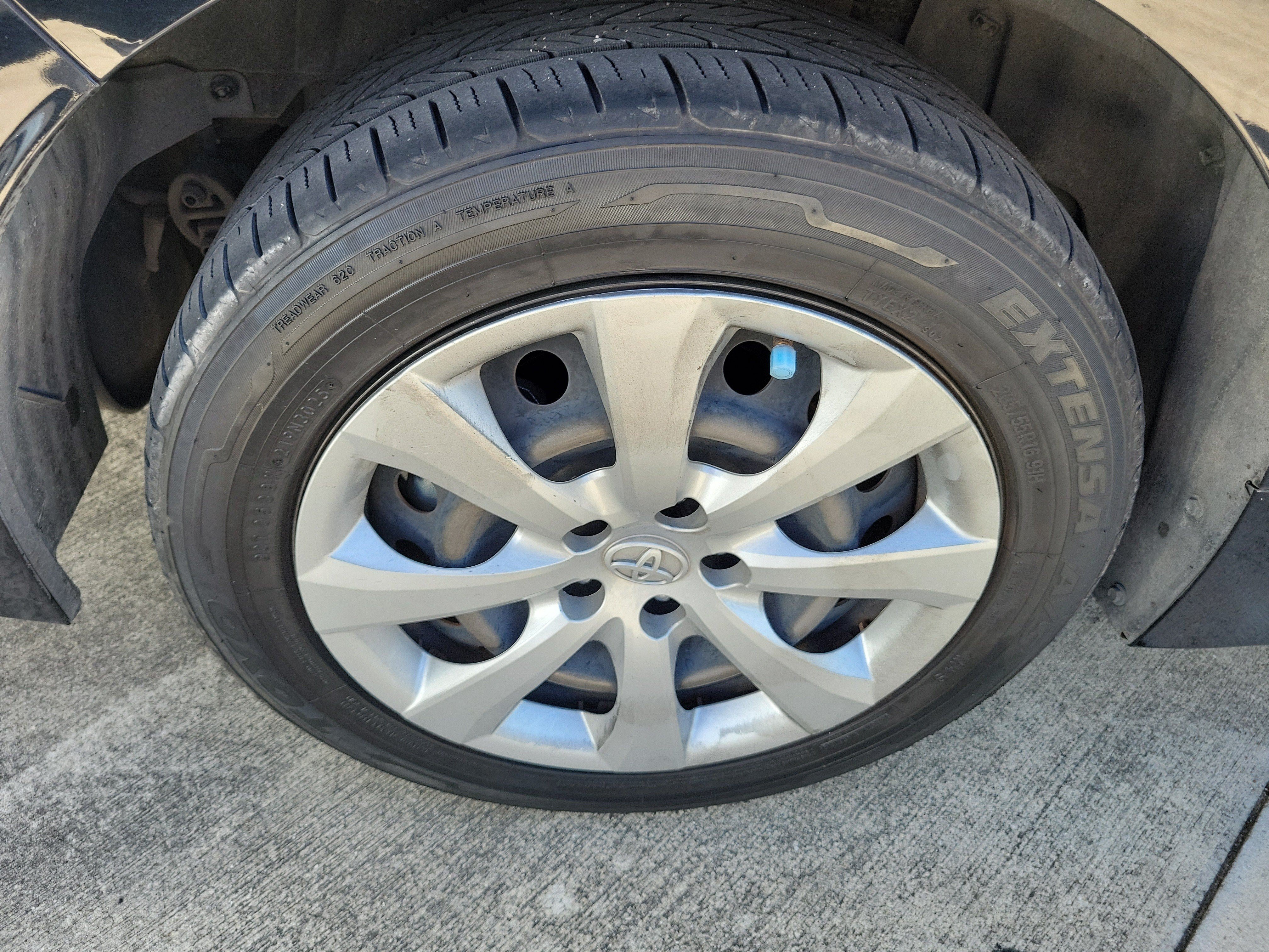 Used 2025 Toyota Corolla LE FWD image 8