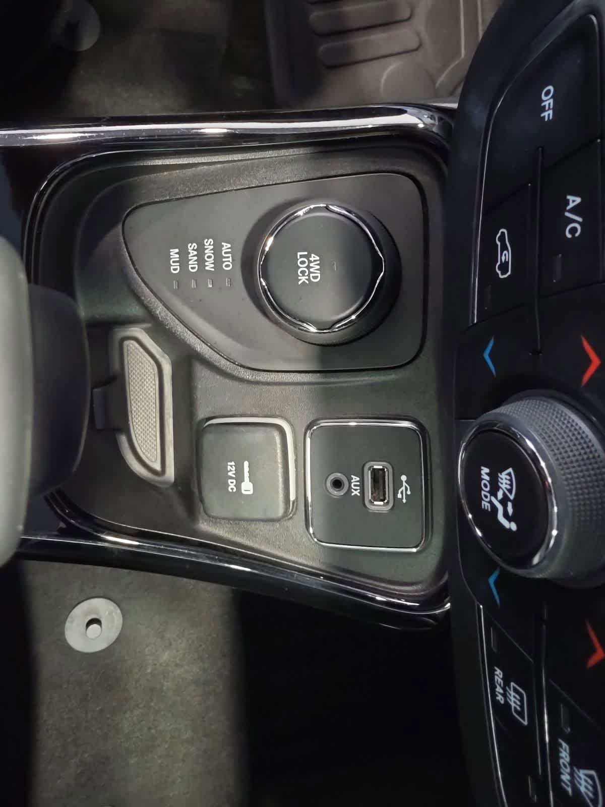 Used 2018 Jeep Compass Limited AWD/4WD image 21