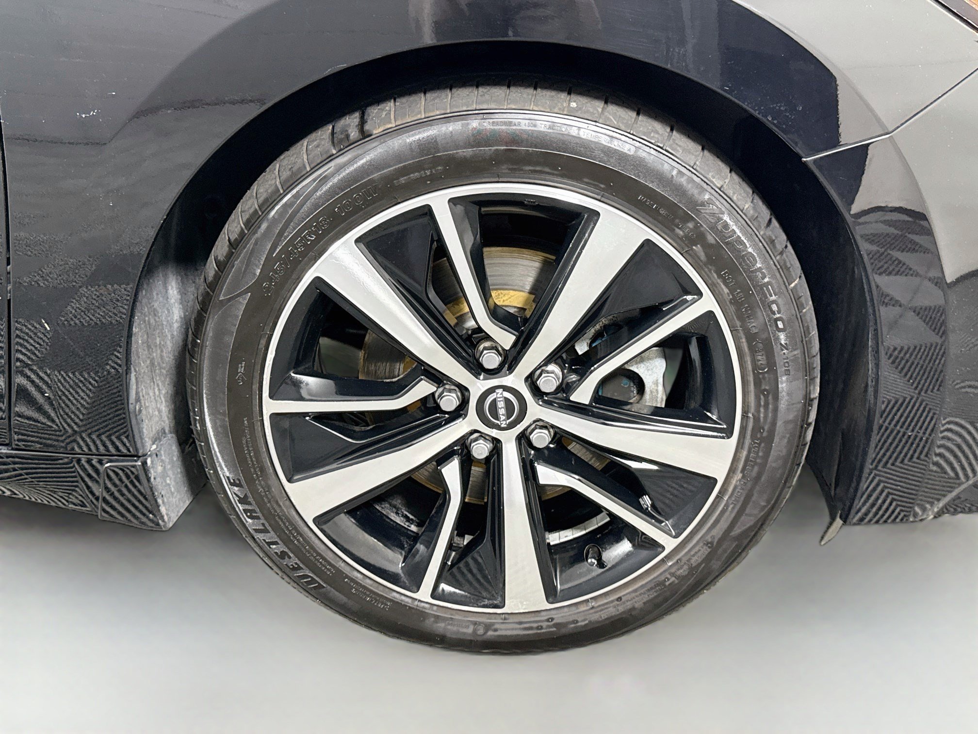 Used 2023 Nissan Maxima SL FWD image 32
