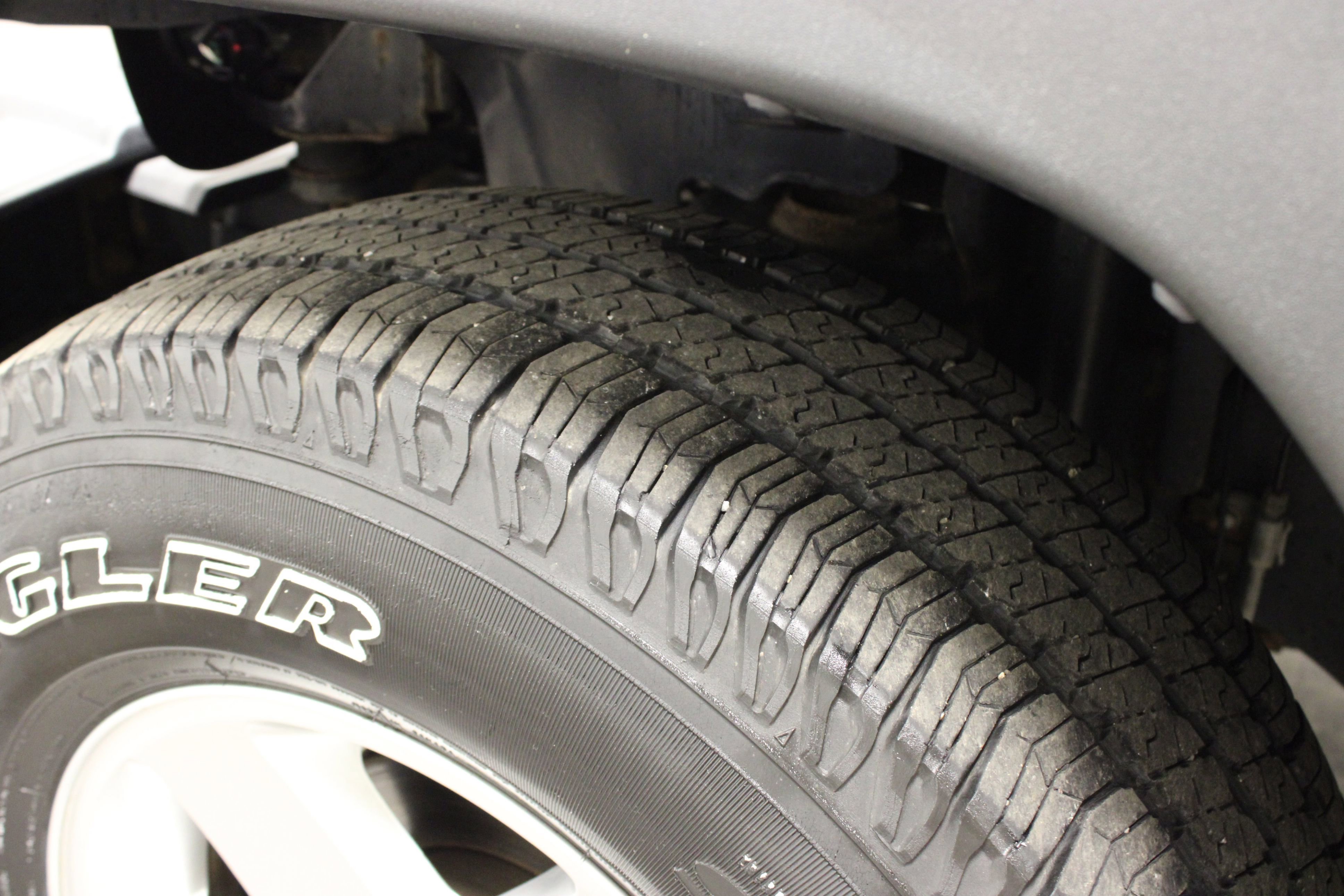 Used 2015 Jeep Wrangler Sport w/ Mopar Black Appearance Group AWD/4WD image 11