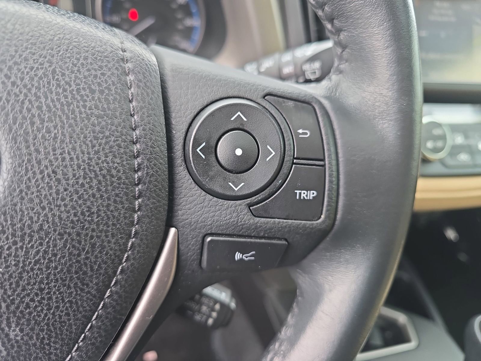 Used 2017 Toyota RAV4 XLE image 22