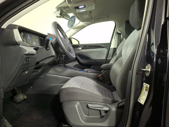 Used 2025 Volkswagen Tiguan S AWD/4WD image 15