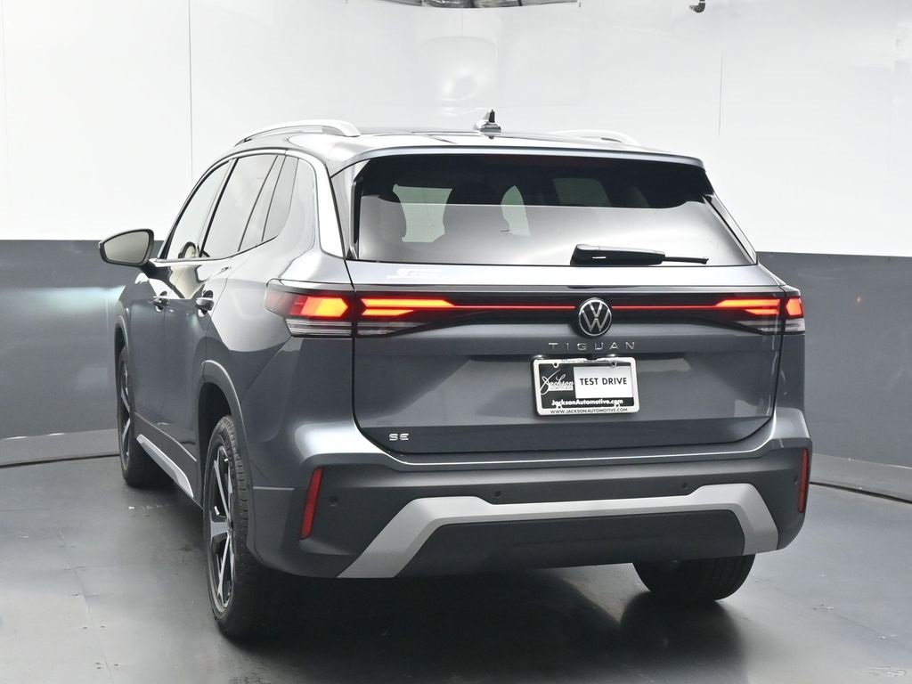 New 2025 Volkswagen Tiguan SE image 6