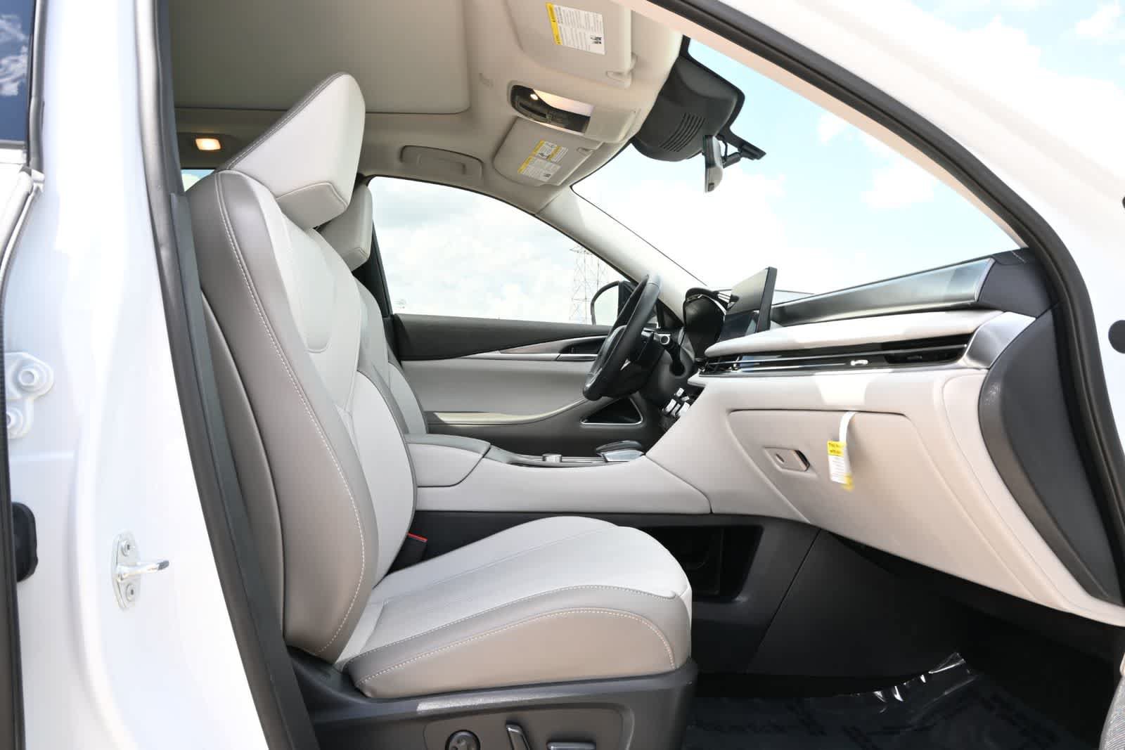 Certified 2026 INFINITI QX60 Luxe w/ Cargo Package FWD image 22