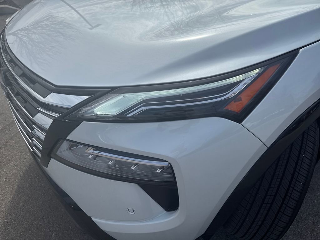 Certified 2025 Nissan Rogue Platinum w/ Platinum Premium Package image 36