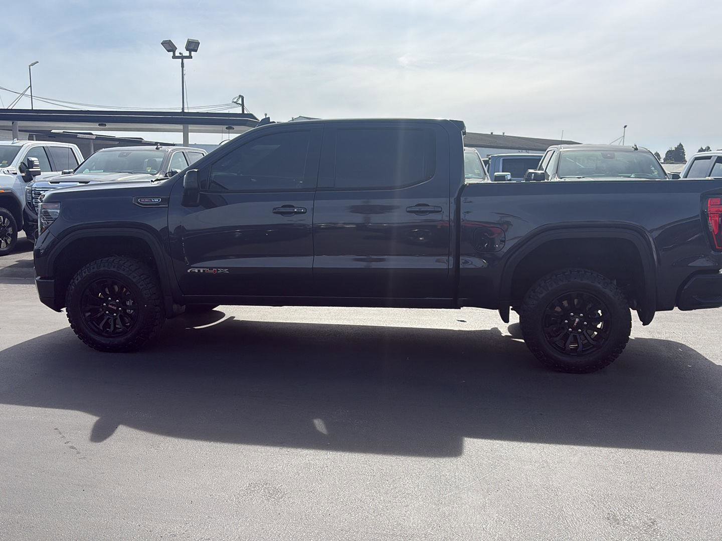 Used 2022 GMC Sierra 1500 AT4X image 19