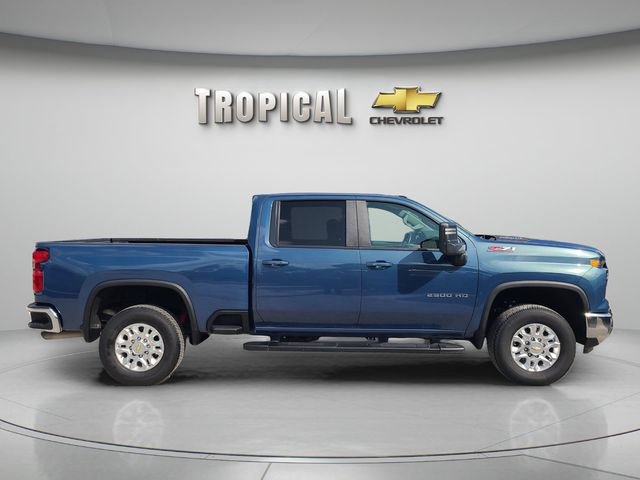 Used 2025 Chevrolet Silverado 2500 LT AWD/4WD image 6