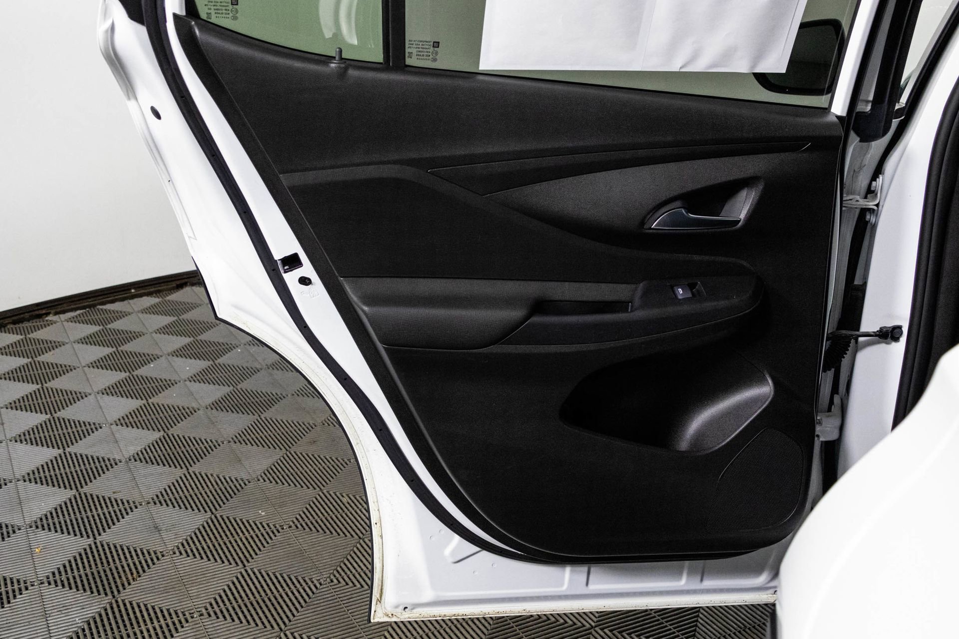 Certified 2024 Buick Envista Preferred w/ Convenience I Package image 34