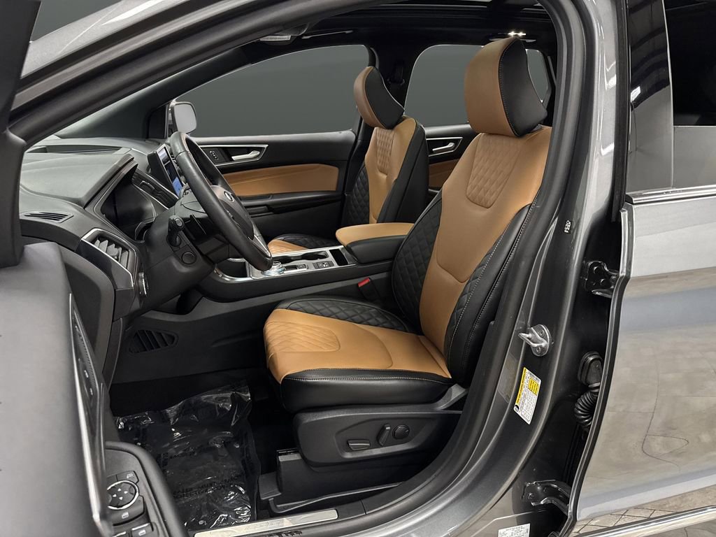 Used 2024 Ford Edge Titanium w/ Titanium Elite Package image 4