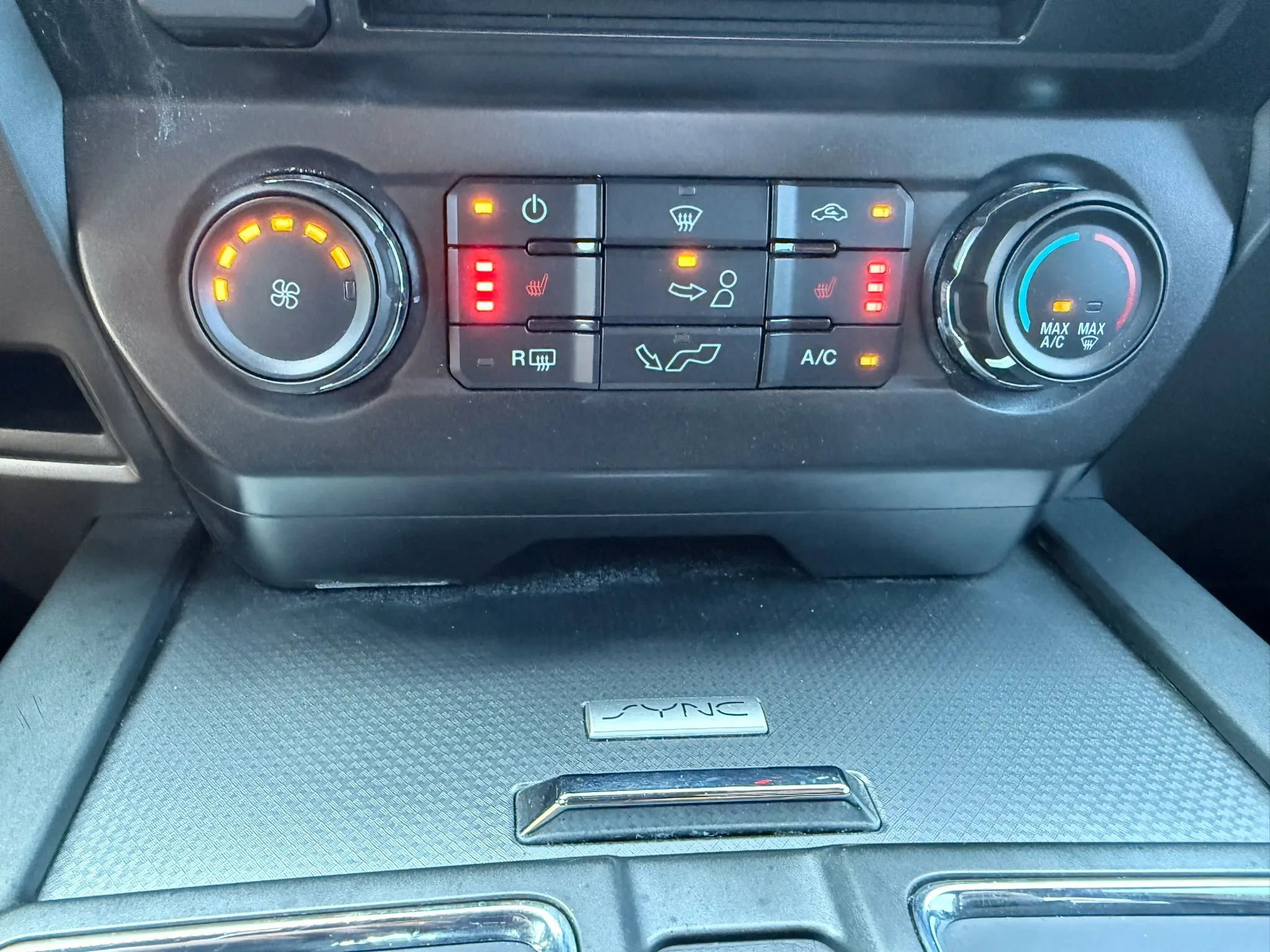Used 2015 Ford F150 XLT w/ Equipment Group 302A Luxury AWD/4WD image 25