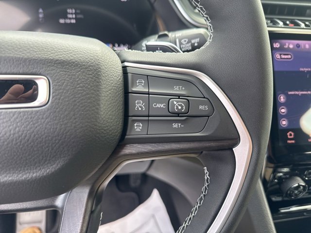 New 2025 Jeep Grand Cherokee Limited w/ Black Appearance Package image 19