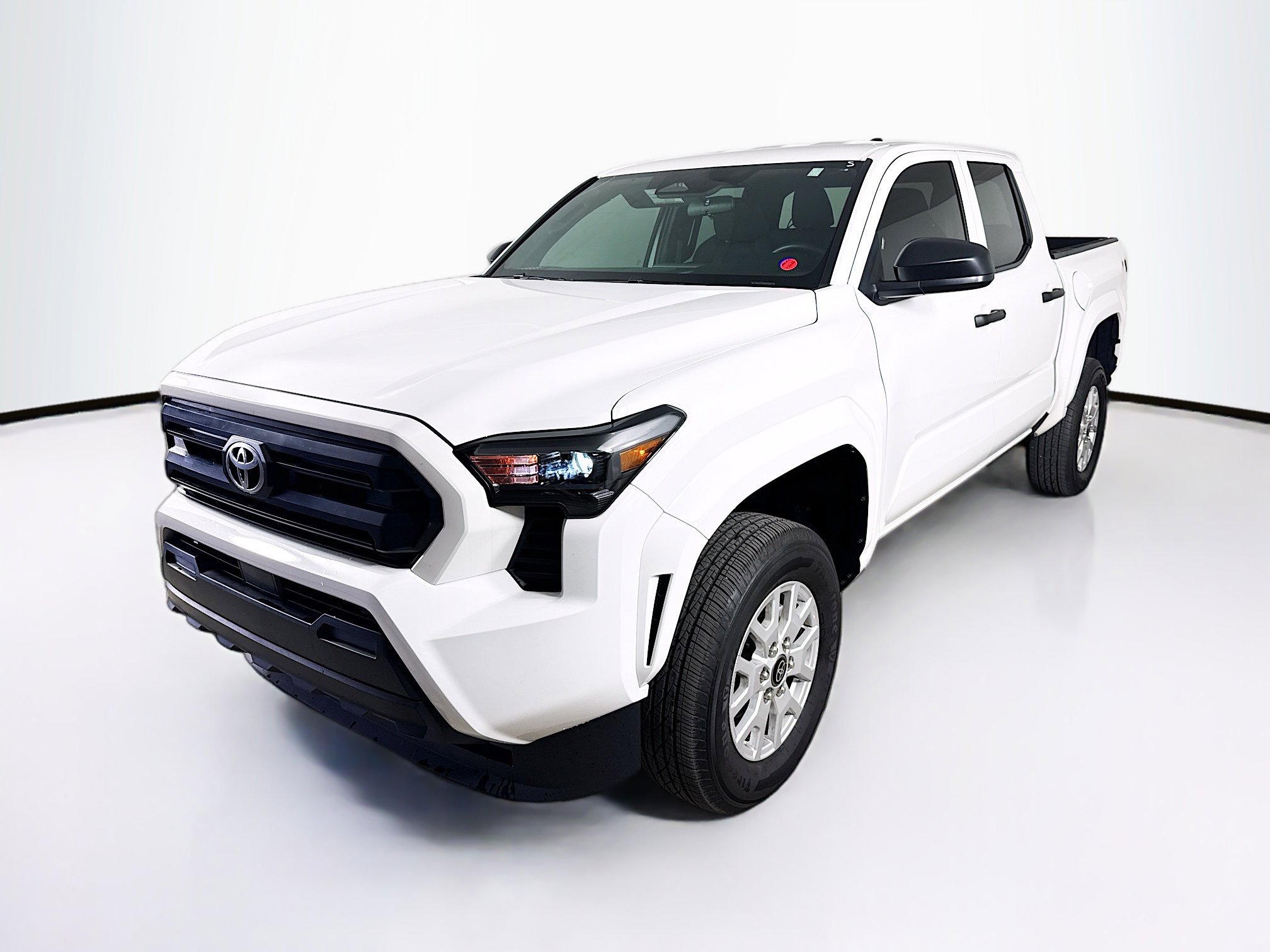 Used 2025 Toyota Tacoma SR image 4