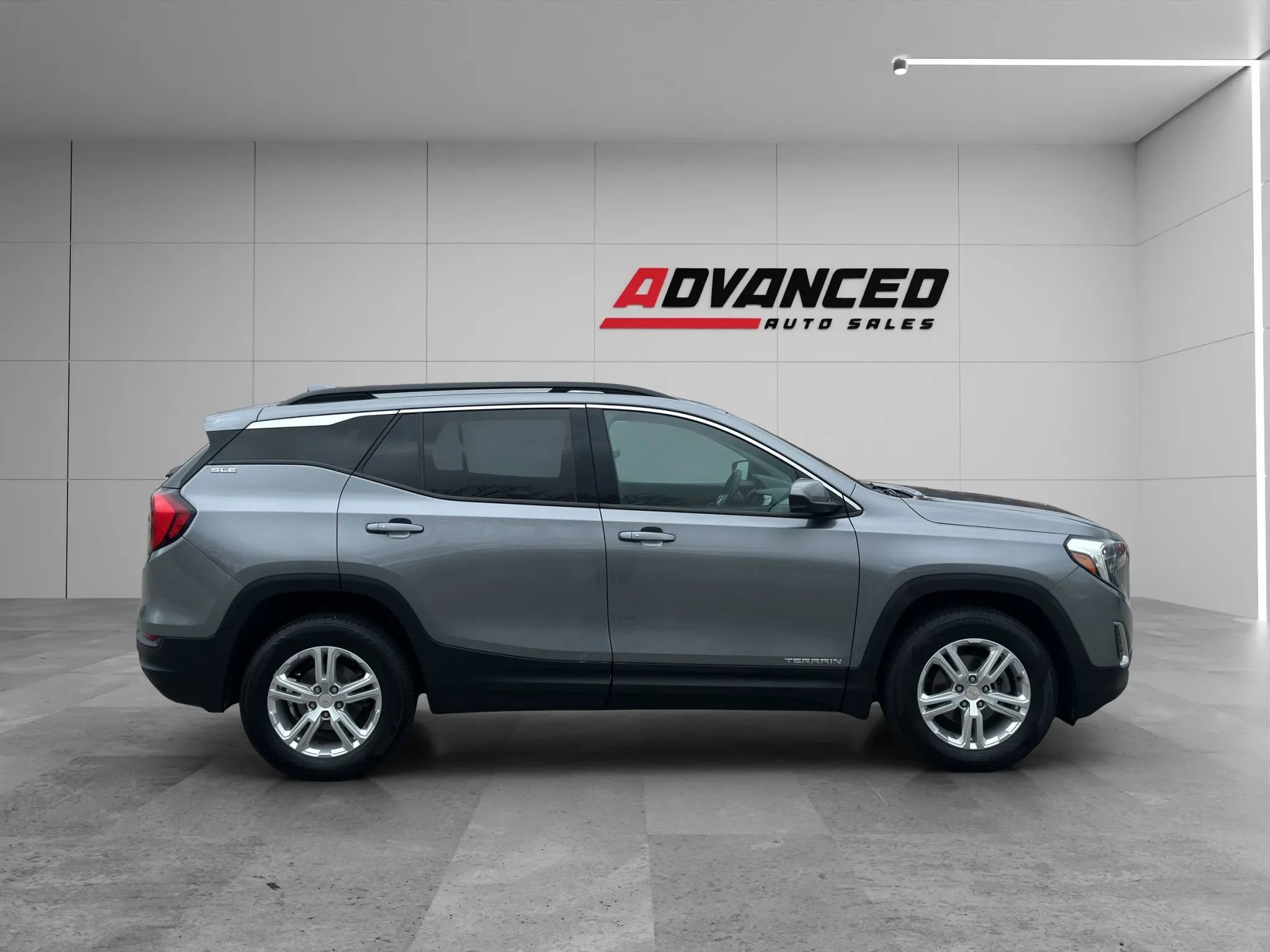 Used 2020 GMC Terrain SLE w/ Driver Convenience Package AWD/4WD image 8