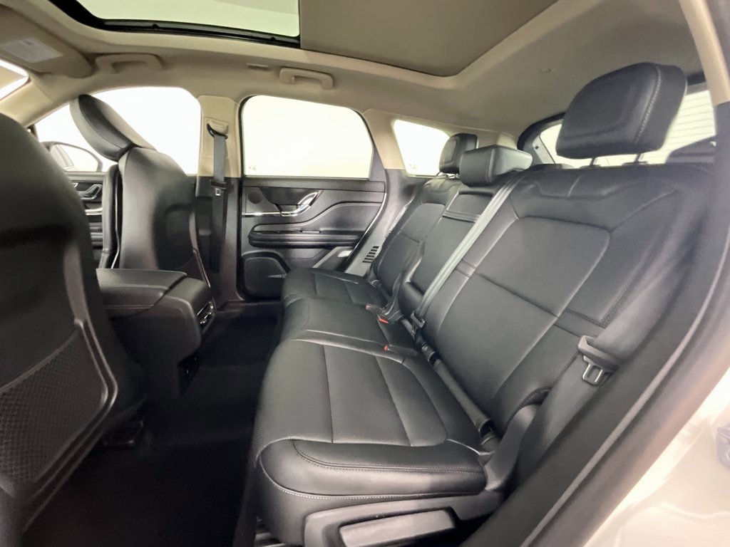 Used 2025 Lincoln Corsair FWD w/ Equipment Group 101A image 25
