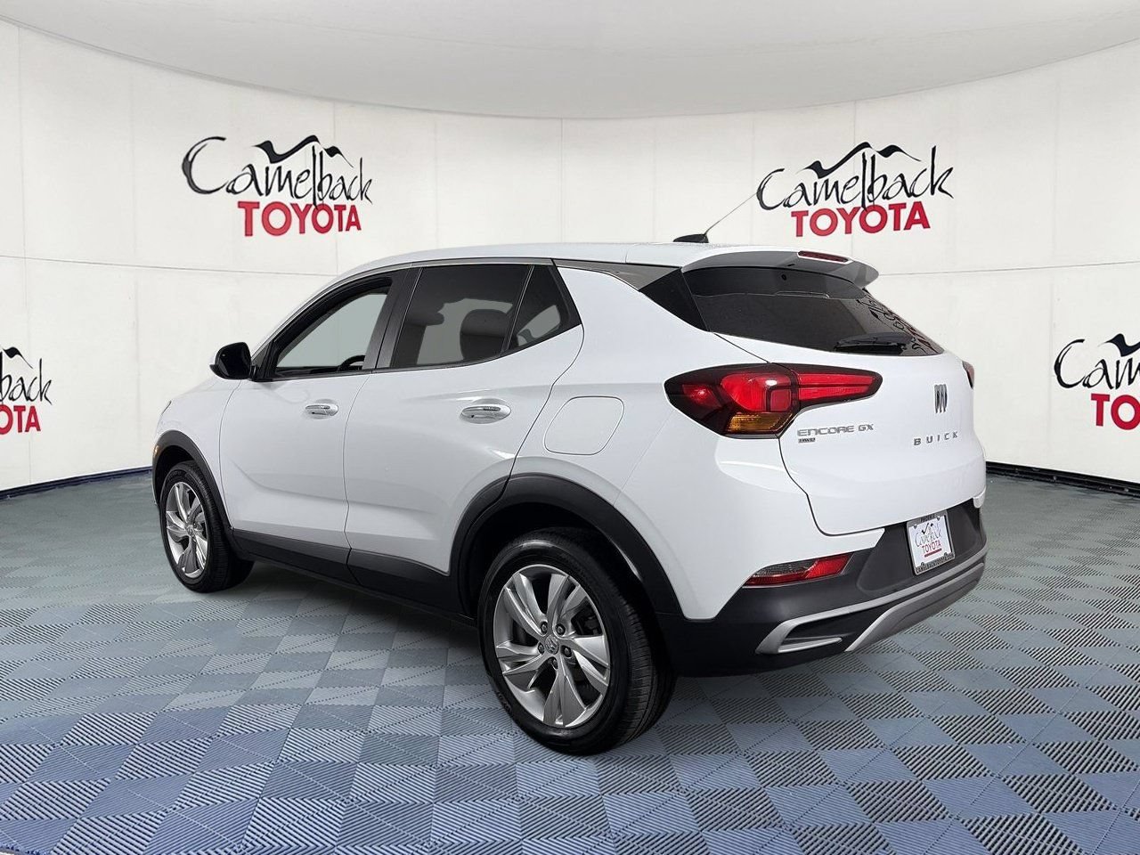 Used 2025 Buick Encore GX Preferred AWD/4WD image 6