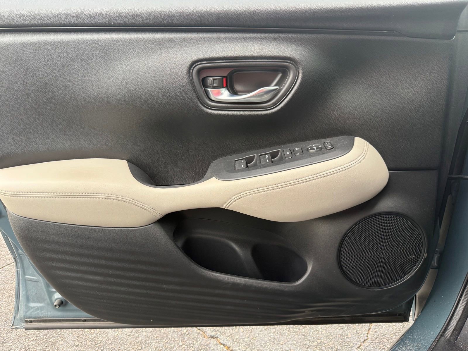 Used 2025 Honda HR-V LX image 19
