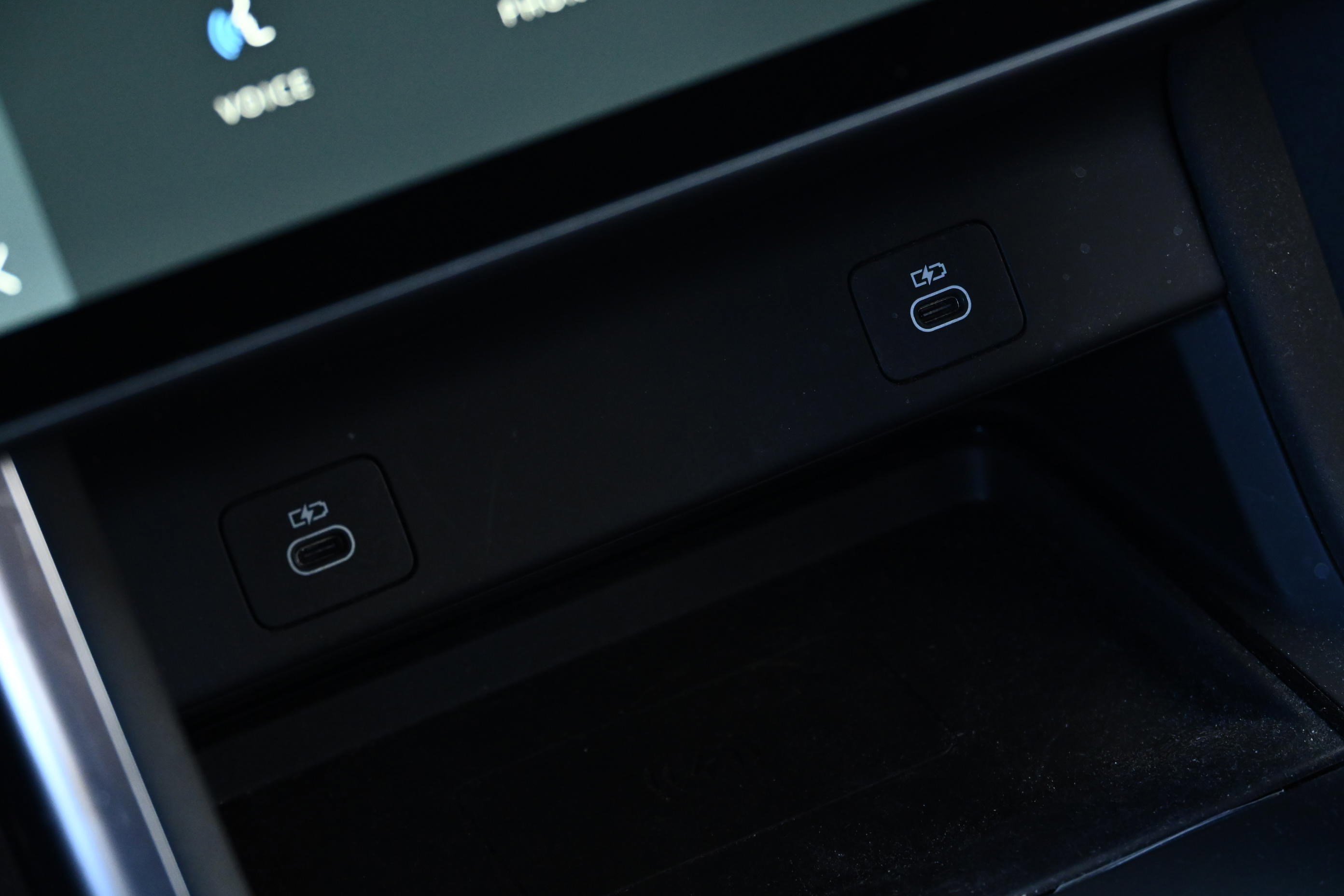 Used 2024 Land Rover Discovery Sport S image 24