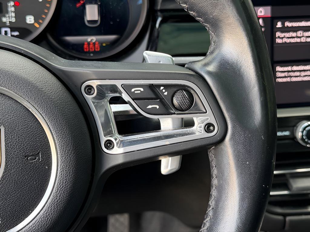 Used 2021 Porsche Macan image 38