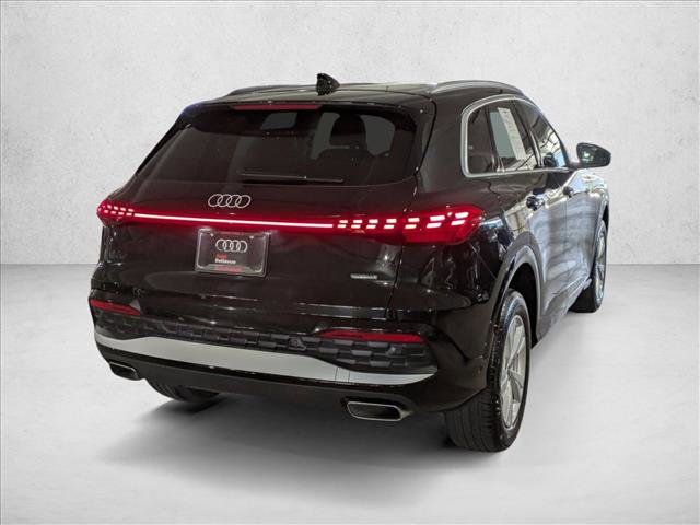 Certified 2025 Audi Q5 Premium w/ Convenience Package image 5