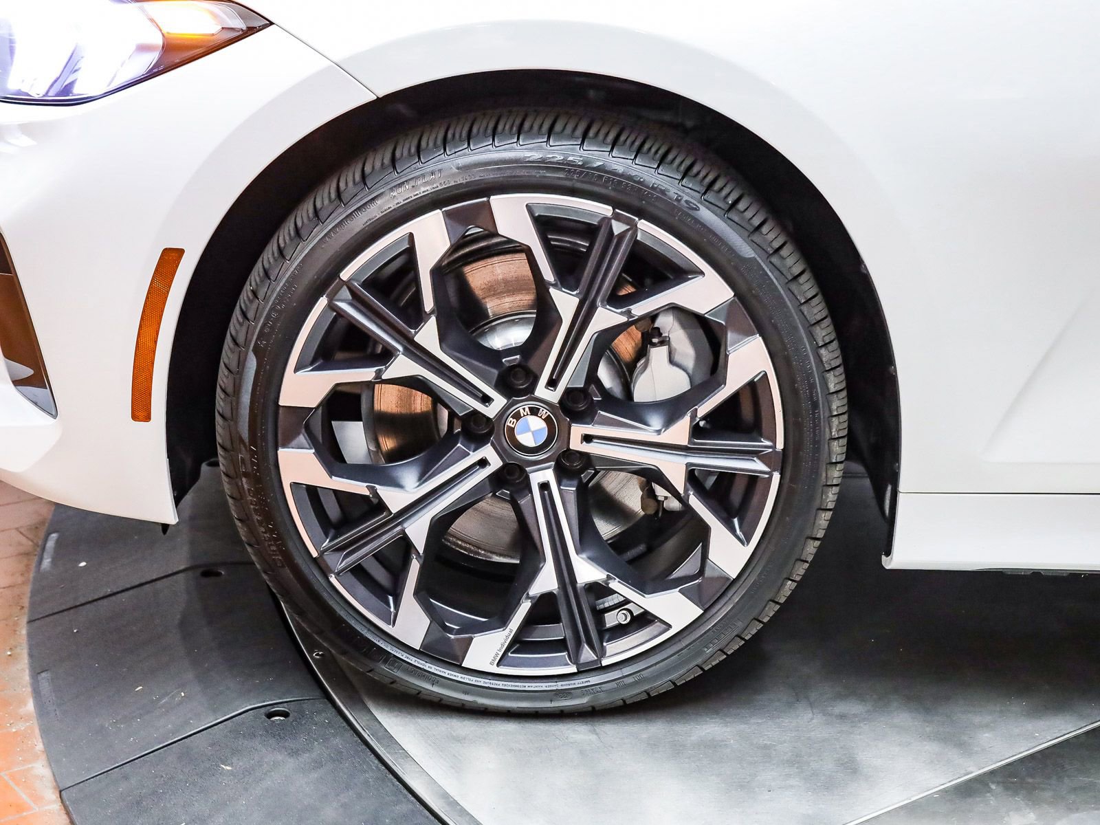 Used 2025 BMW 330i Sedan w/ Convenience Package image 11