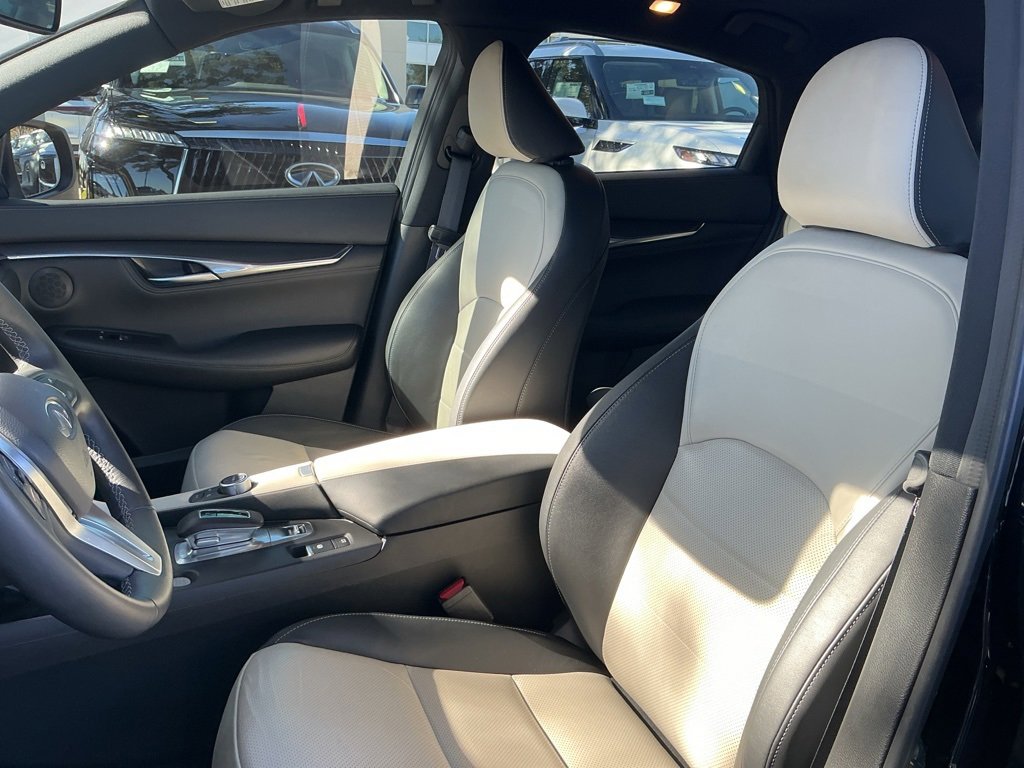 Certified 2025 INFINITI QX55 Luxe w/ Cargo Package image 21