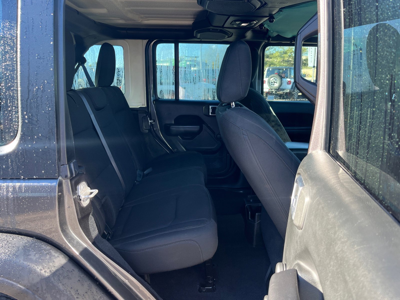 Used 2018 Jeep Wrangler Unlimited Sport image 18
