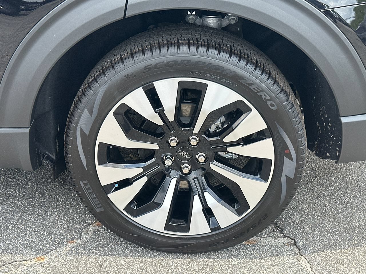 New 2026 Ford Explorer Platinum w/ LUX Leather Package AWD/4WD image 20