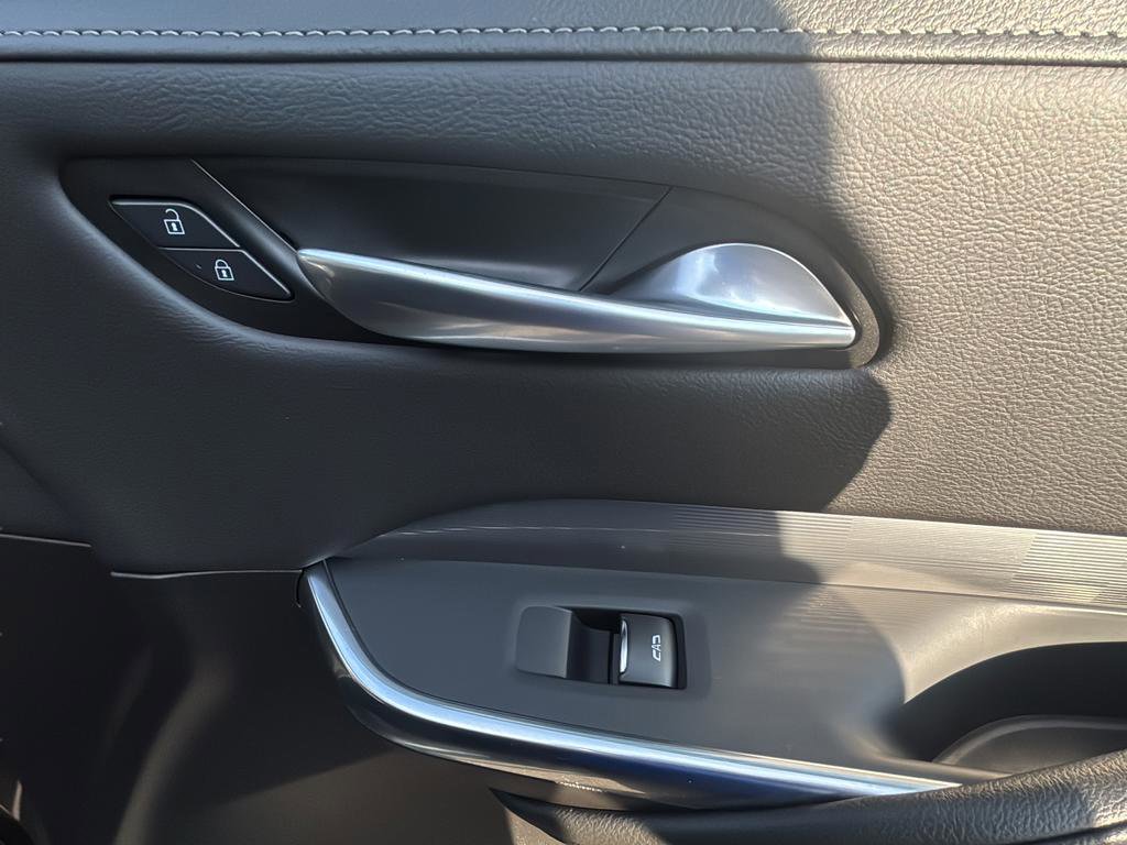 Used 2024 Cadillac XT4 Premium Luxury image 37