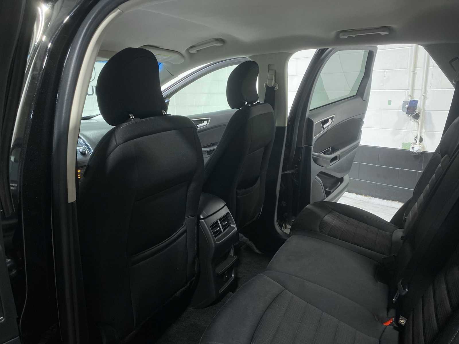 Used 2015 Ford Edge SEL image 12