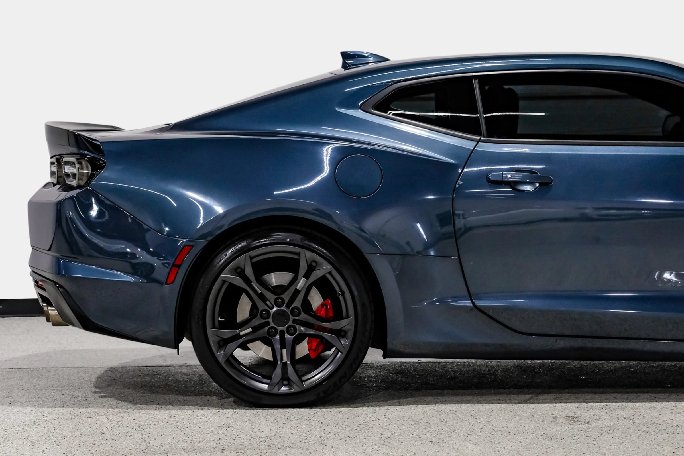 Used 2019 Chevrolet Camaro SS RWD image 14