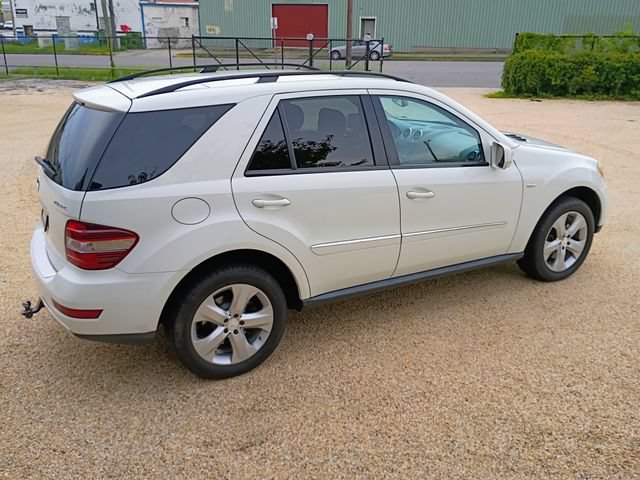 Used 2009 Mercedes-Benz ML 320 BlueTEC 4MATIC image 16