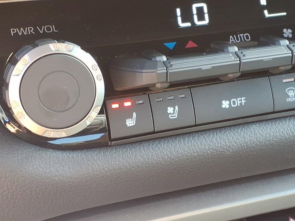 Used 2026 Toyota Tundra Limited image 17