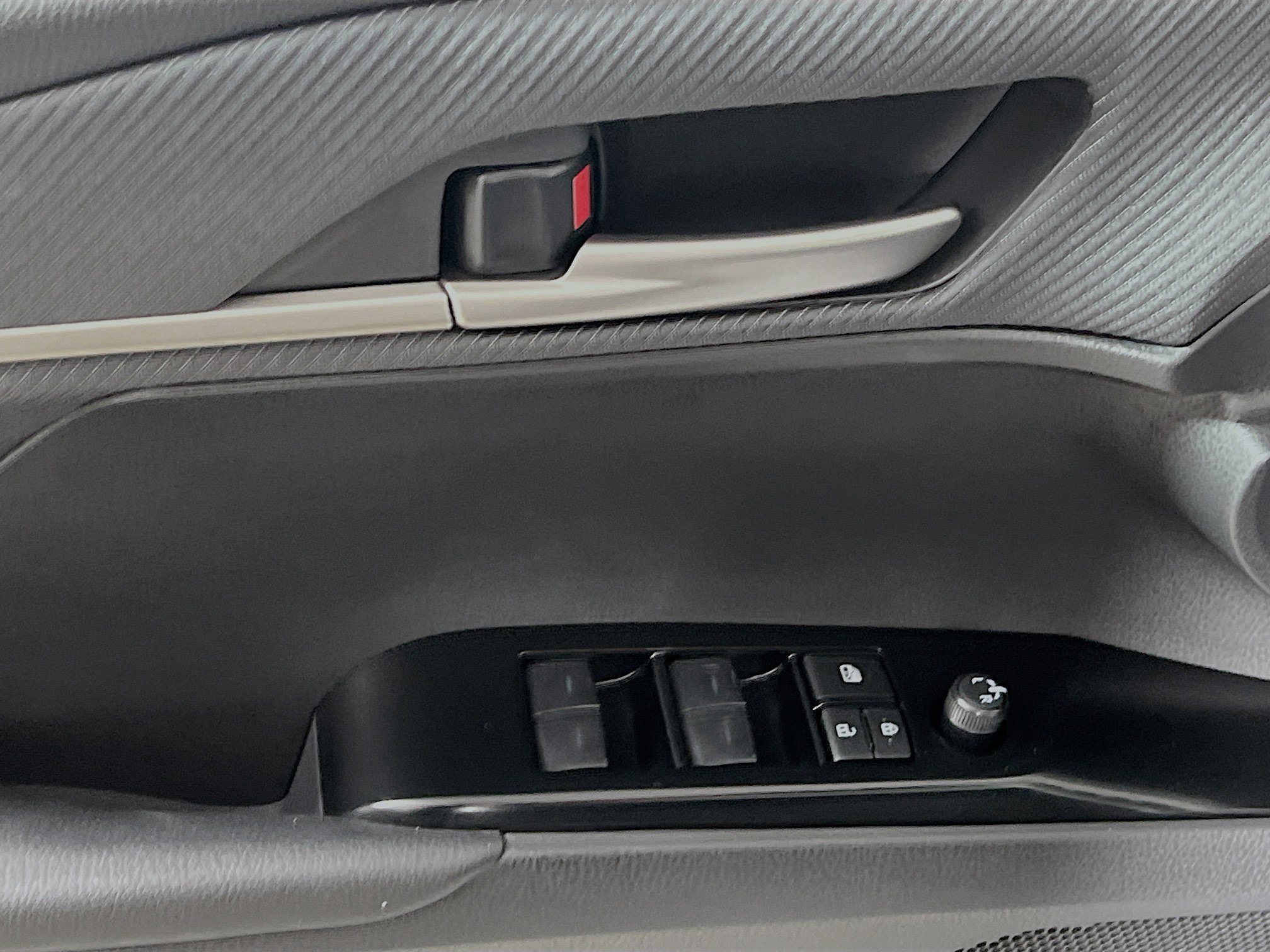 Used 2025 Toyota Camry SE FWD image 17