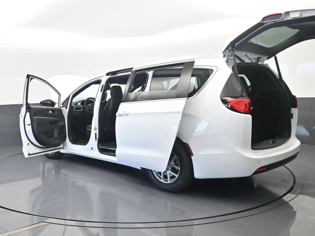 New 2026 Chrysler Voyager LX FWD image 71