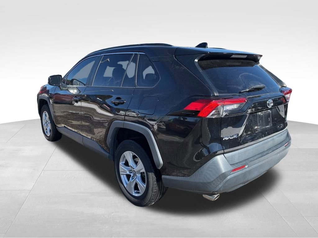 Used 2021 Toyota RAV4 XLE image 3