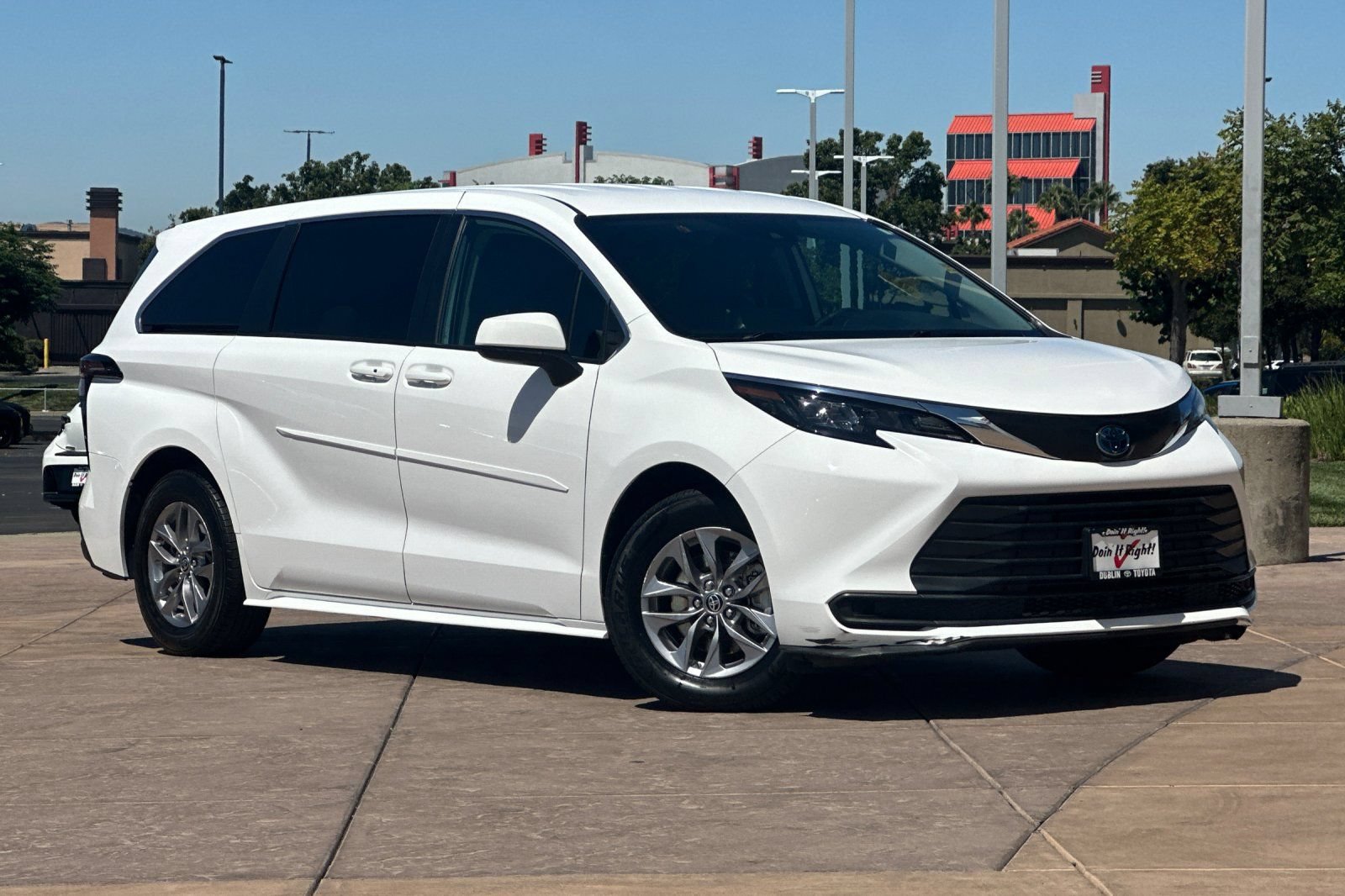 Certified 2024 Toyota Sienna LE AWD/4WD video 2