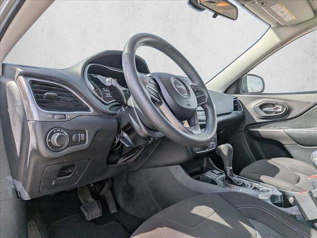 Used 2020 Jeep Cherokee Latitude image 9