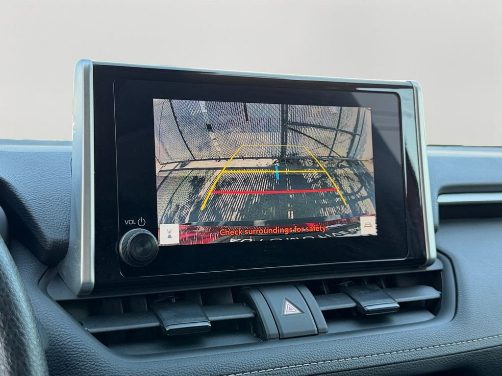 Used 2024 Toyota RAV4 LE AWD/4WD image 25