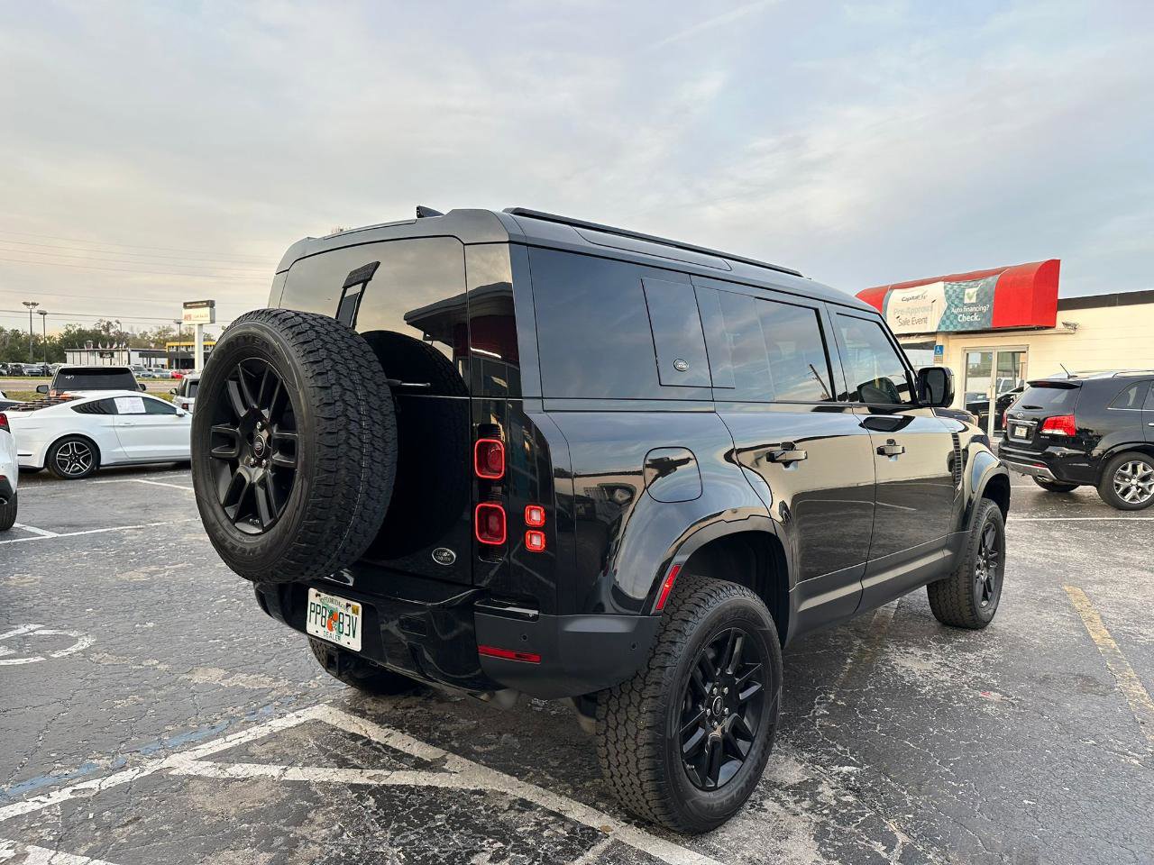 Used 2021 Land Rover Defender 110 SE image 7