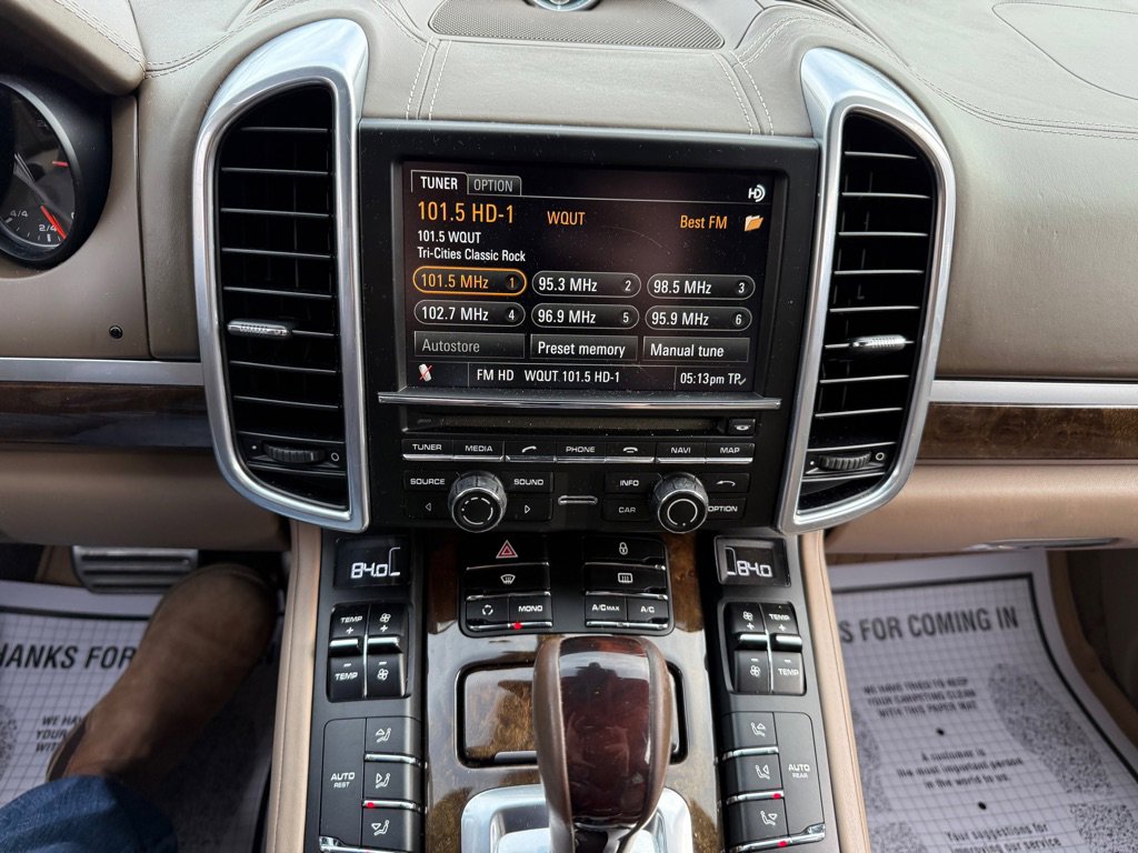 Used 2013 Porsche Cayenne Turbo w/ Premium Pkg Plus image 43